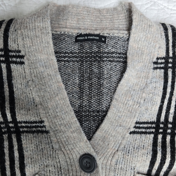 Moon & Madison Wool Blend Plaid Cardigan - Picture 5 of 12